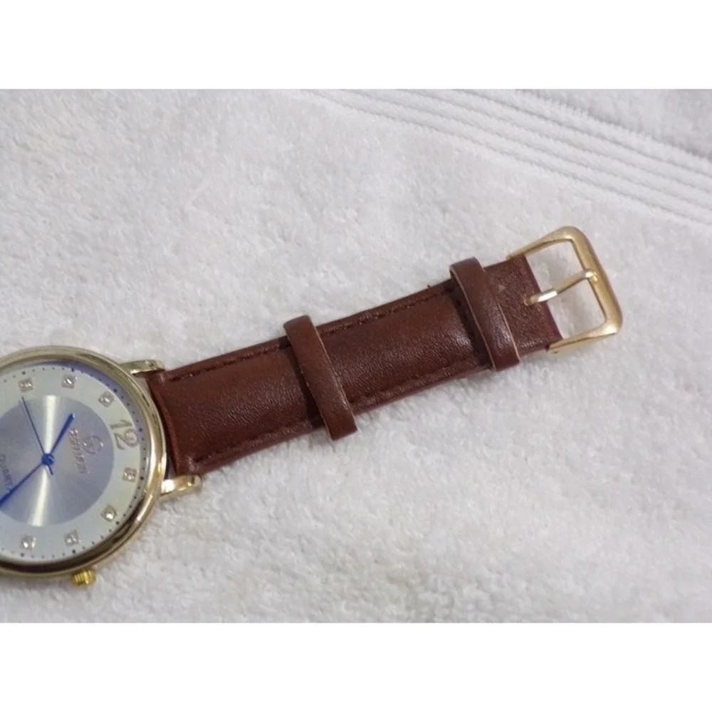 Geridun Men's Leather Band Quartz Watch w/Gold Tones 1 1/2
